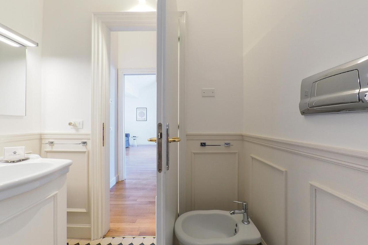 Contempora - Lanzone 5 * Milán
